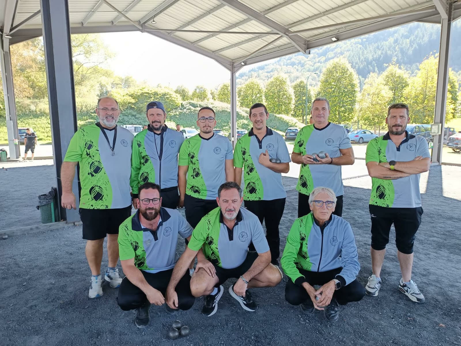 FELICITATIONS AU CLUB DE CAZERES